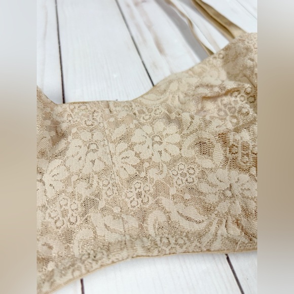 Victoria’s Secret Lace Bra Nude Size 38B NWT - Picture 2 of 6